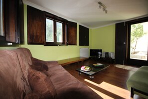 Smart-tv, een dvd-speler en een stereo