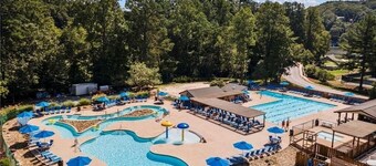 Noll House by Carolina Properties - Close to Resort Amenities, Mother's Day Stay