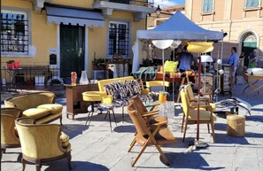 Outdoor dining - COCOON, Atypical Flat in the Historic Center, with Breakfast  (Sarzana)