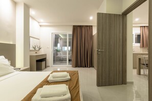 2 chambres, fer et planche à repasser, accès Internet, draps fournis