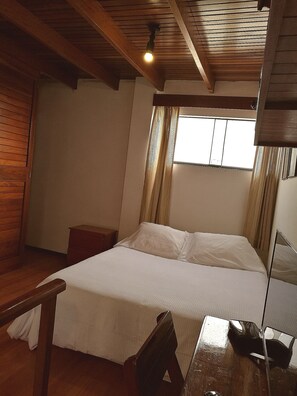 1 soverom, safe på rommet, strykejern/-brett og wi-fi