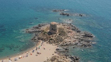 Una spiaggia nelle vicinanze