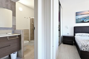 1 bedroom, in-room safe, iron/ironing board, free WiFi