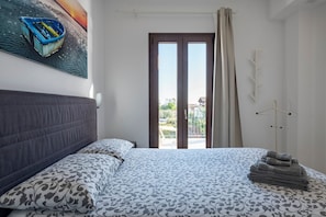 1 chambre, coffres-forts dans les chambres, fer et planche à repasser