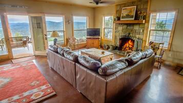 Smart TV, fireplace, DVD player, video library