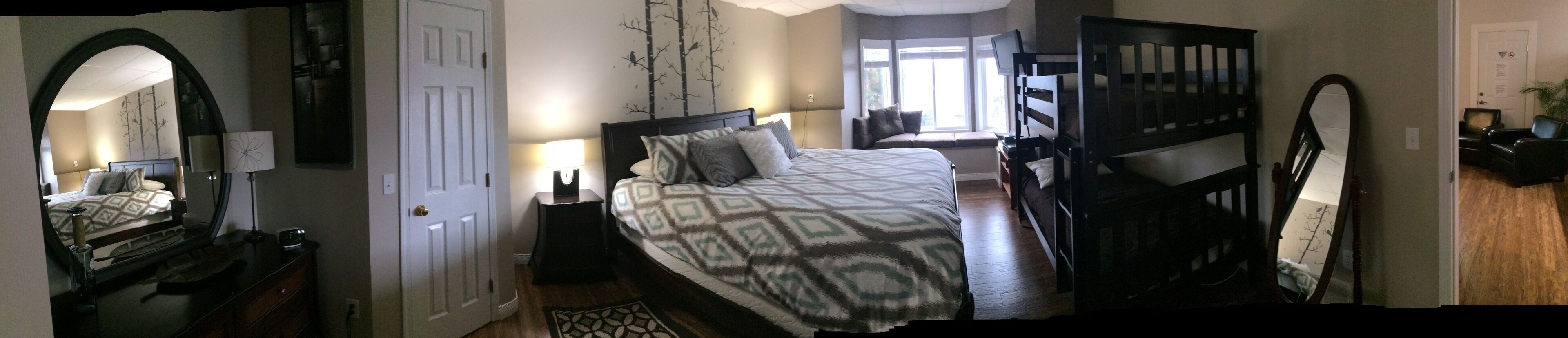 1 habitación, tabla de planchar con plancha, wifi y ropa de cama 