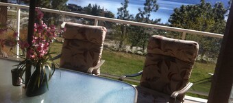 Beautiful 750sqf private suite..Spectacular view, close to downtown!