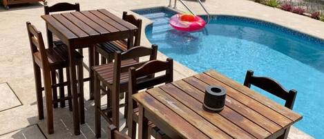 حمّام سباحة خارجي