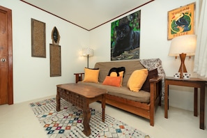Smart TV, DVD player, books, offices