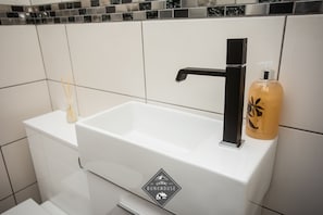 Double Room, Ensuite | Bathroom