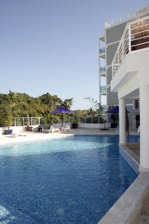 Pool - New - OceanView 1B/1B  202B (Boca chica)