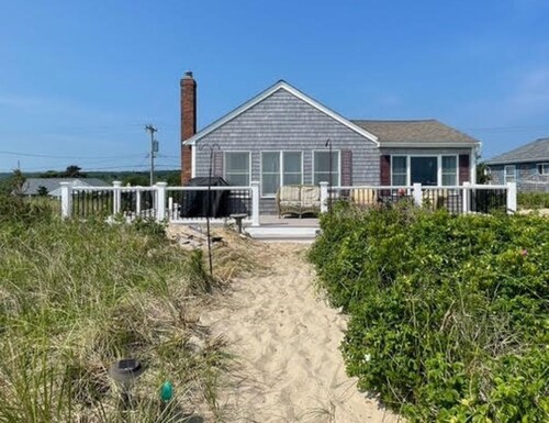 233 Phillips Rd - Oceanfront Cottage on Sagamore Beach with Stunning Views