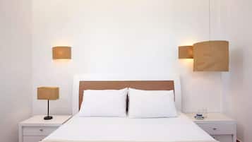 5 bedrooms, iron/ironing board, free WiFi, bed sheets