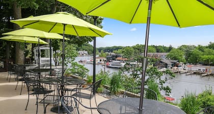 Holiday Hill Resort "The Treehouse" Unit 722