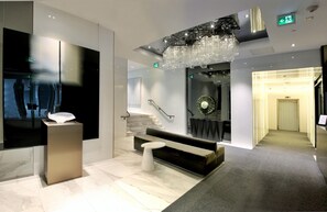 المنشأة من الداخل