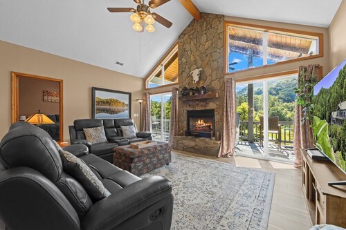 Ylellinen huoneisto, jossa on golfkentänäkymä (99 dollaria / arkipäivä 30. kesäkuuta)