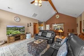 Smart TV, fireplace, DVD player, books - Luxury Condo w/ Resort Golf Course View, Washer & Dryer, Amenities, Easy Access! (Whittier)