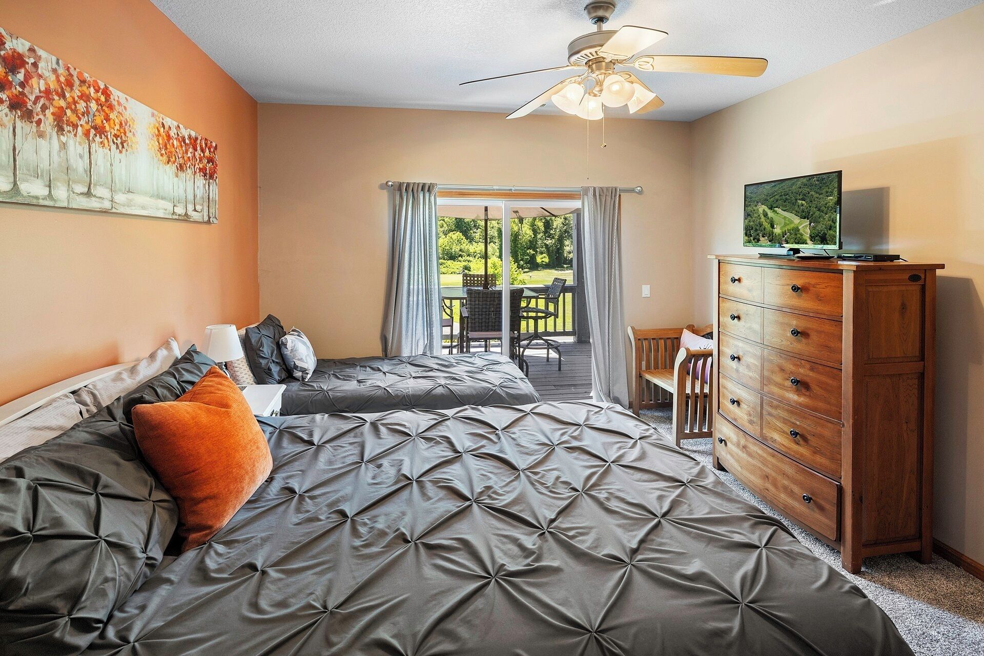 2 chambres, fer et planche à repasser, Wi-Fi, draps fournis