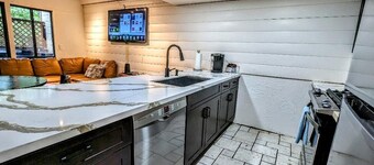 Prime Location at the Base of Snow Summit Resort. 3 BR/2BA Townhouse w/Spa