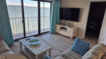 Smart TV, DVD player, books