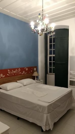 Minibar, caja de seguridad en la habitación, escritorio y wifi gratis