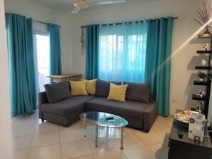 Smart-TV, Videospiele, DVD-Player, Bücher