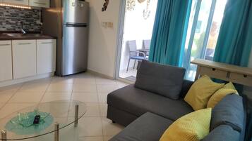 Smart TV, video games, DVD player, books