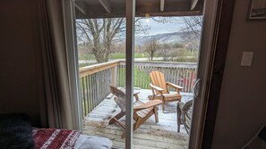 Interior - Rustic & Relaxing Chalet, Lots of Parking, Walk to Village. (The Blue Mountains)