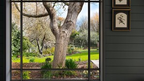 Interior - Innisfree  - Delightful Miner's Cottage with Free WiFi (DAYLESFORD)