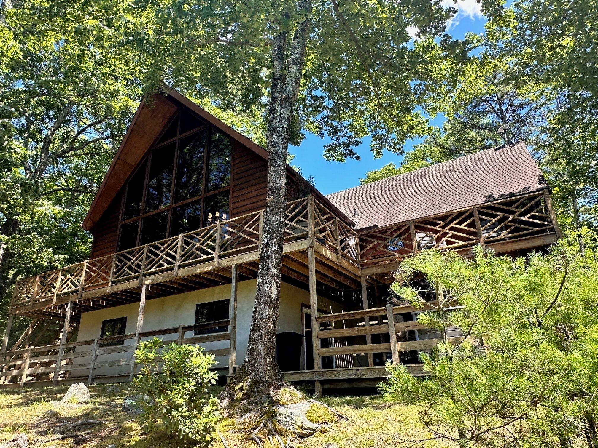 Laurel Creek  HOT TUB, WIFI, Lakes, Pool