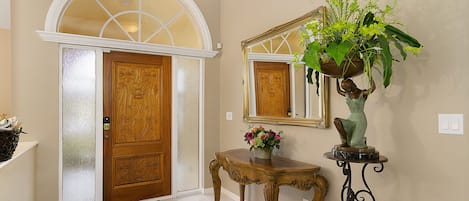 المنشأة من الداخل