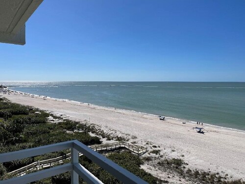 COMPLETELY RENOVATED - Marco Island Somerset- 2BR 2BA W/Den and Wi-Fi! UNIT #807