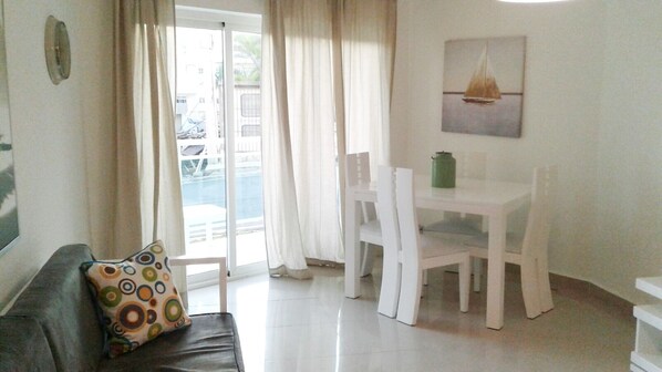 TV - New - OceanView 1B/1B  202A (Boca Chica)