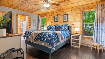 4 bedrooms, free WiFi, bed sheets, wheelchair access