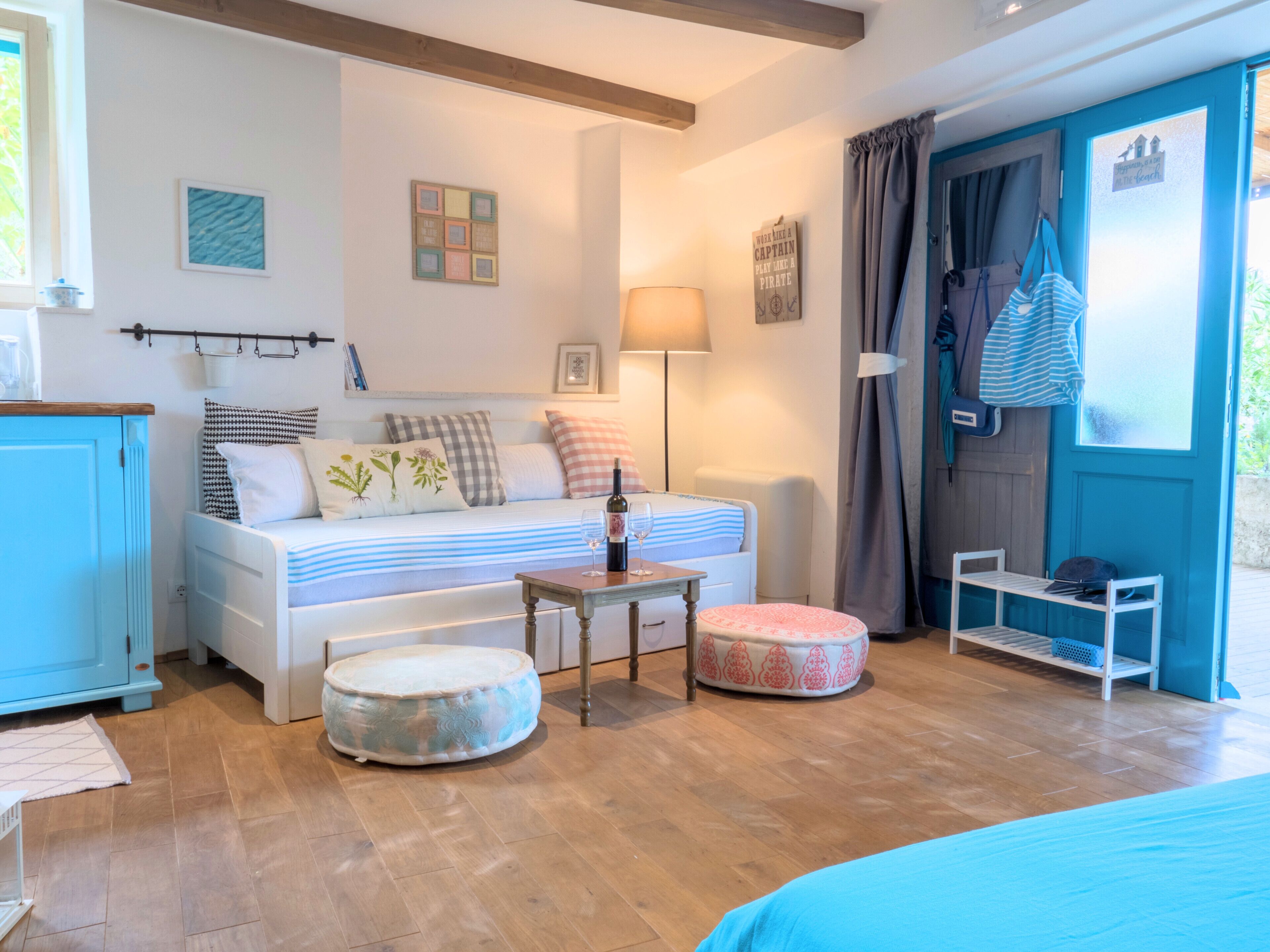 Iron/ironing board, travel crib, WiFi, bed sheets