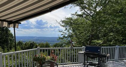 Upeat näkymät - auringonlaskut, vuoret, laakso