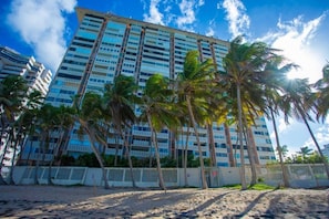 Exterior - AMAZING Condado del Mar Studio - Steps to Beach/Pool (Santurce)