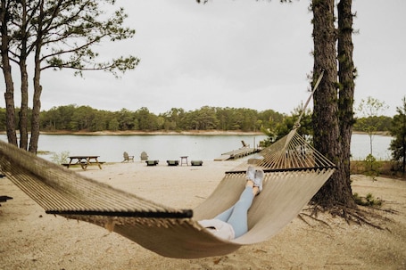 Beach. Private Lake and Hiking - The Loft at Haven