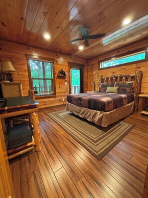 2 bedrooms, iron/ironing board, travel cot, WiFi