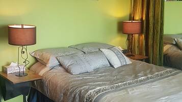 3 bedrooms, iron/ironing board, free WiFi, bed sheets