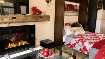 TV, fireplace, Netflix, streaming services