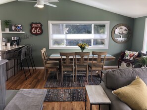 Smart TV, fireplace, books, stereo