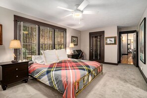 3 bedrooms, desk, iron/ironing board, free WiFi