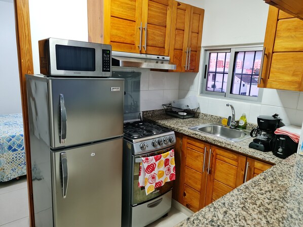 Fridge, microwave, oven, stovetop