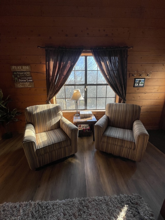 Cozy Ozarks Western Retreat ~ Couples & Small Family Friendly - Branson, MO