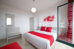 2 bedrooms, in-room safe, iron/ironing board, WiFi