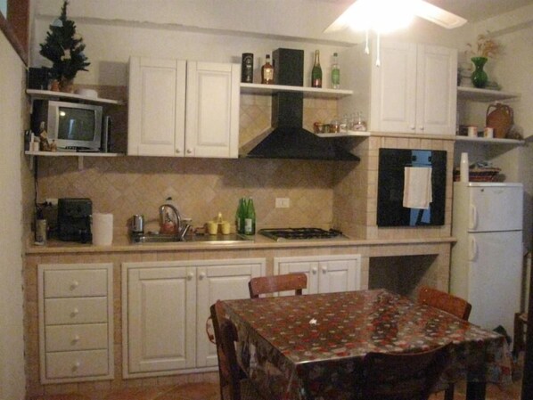 Réfrigérateur, four, plaque de cuisson, lave-vaisselle