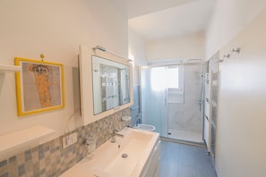 Apartment, 2 Bedrooms, Balcony | Bathroom - St Peter new and lightsome apartment with balcony (Rome)