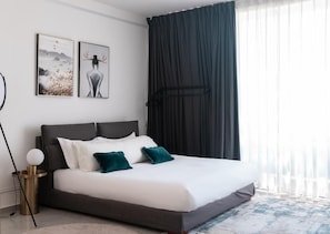 Premium bedding, in-room safe, individually decorated