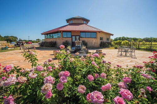 The Plum Cabin at Mendelbaum Winery Guest Cabins